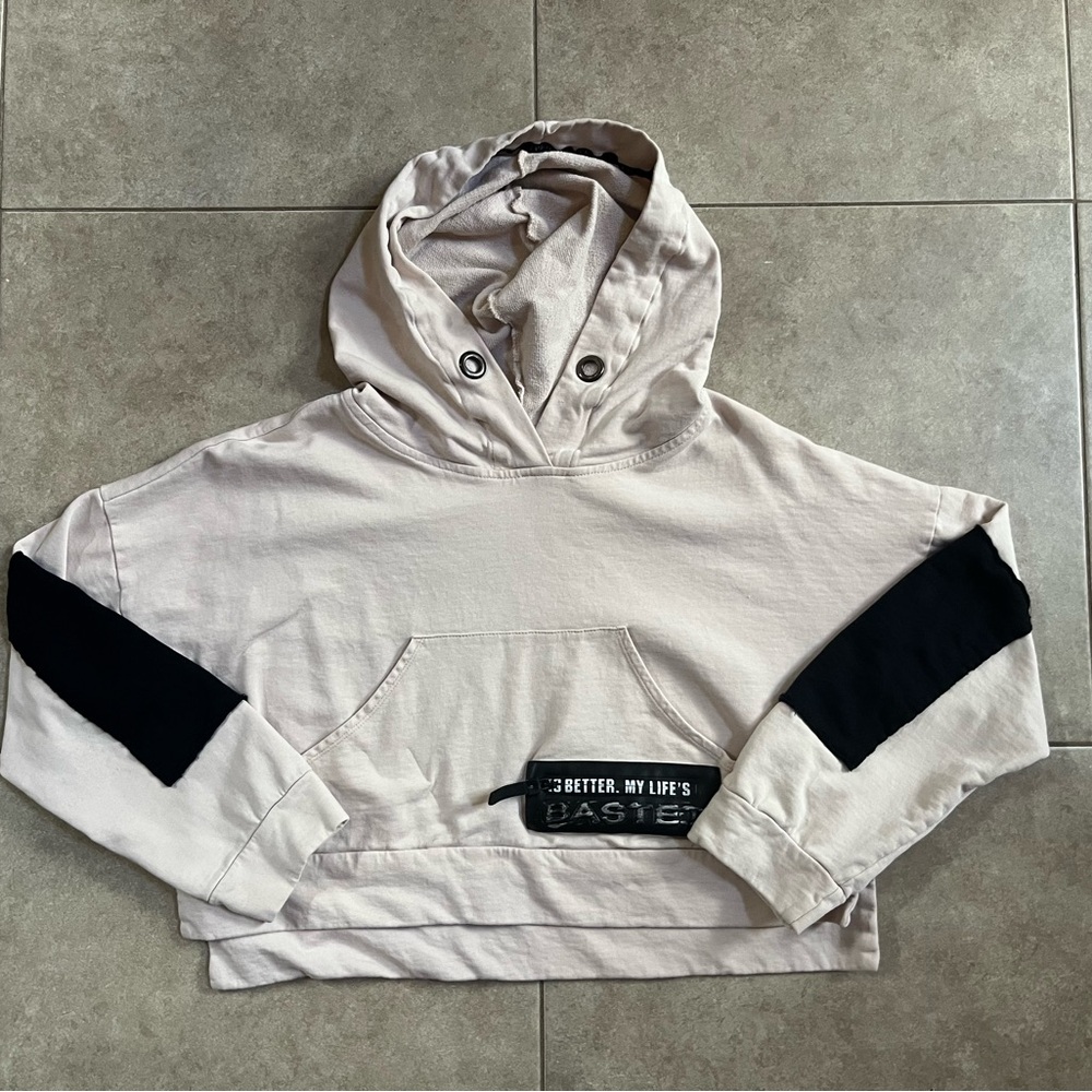 Cream and black XL cropped hoodie